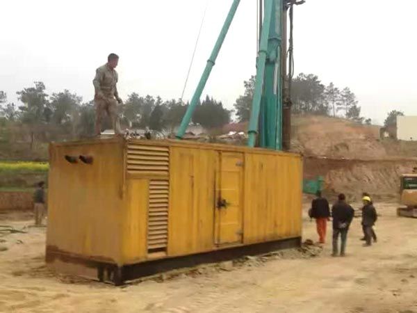 巩留如何判断水冷式机油散热器密封件是否需要更换？